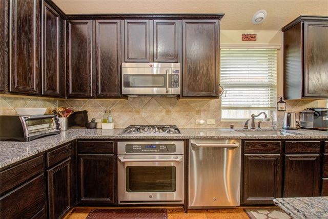 8215 Laughing Falcon Trail, Conroe, TX 77385
