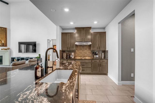 80 Perennial Canyon Drive, Tomball, TX 77375