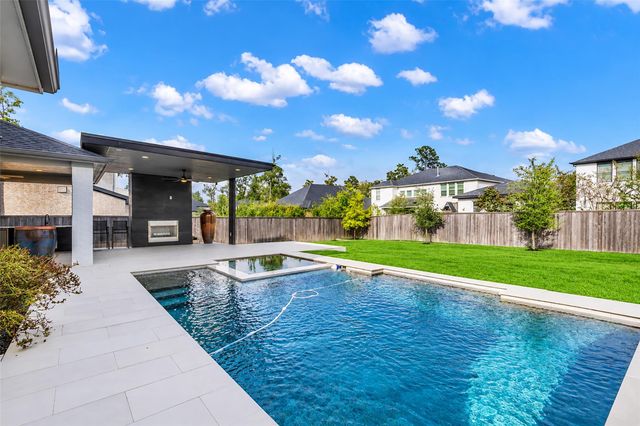80 Perennial Canyon Drive, Tomball, TX 77375