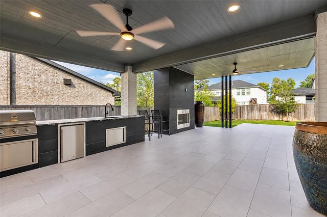 80 Perennial Canyon Drive, Tomball, TX 77375