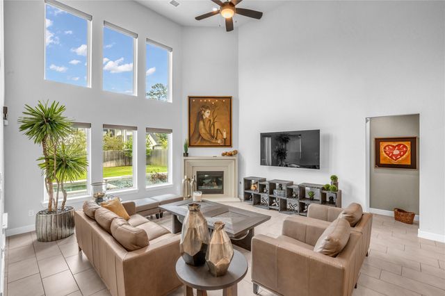80 Perennial Canyon Drive, Tomball, TX 77375