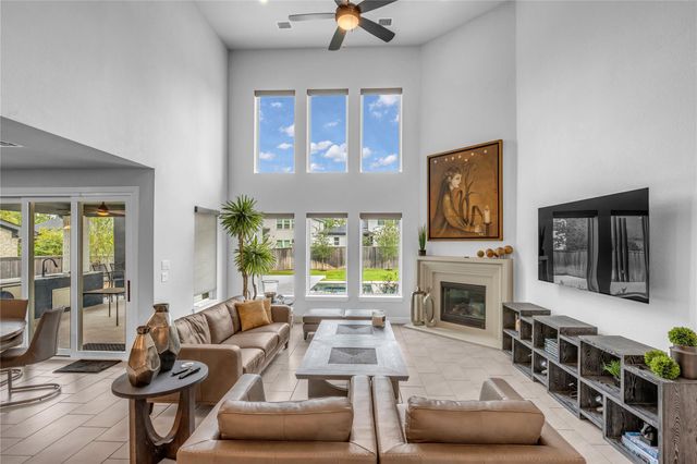 80 Perennial Canyon Drive, Tomball, TX 77375