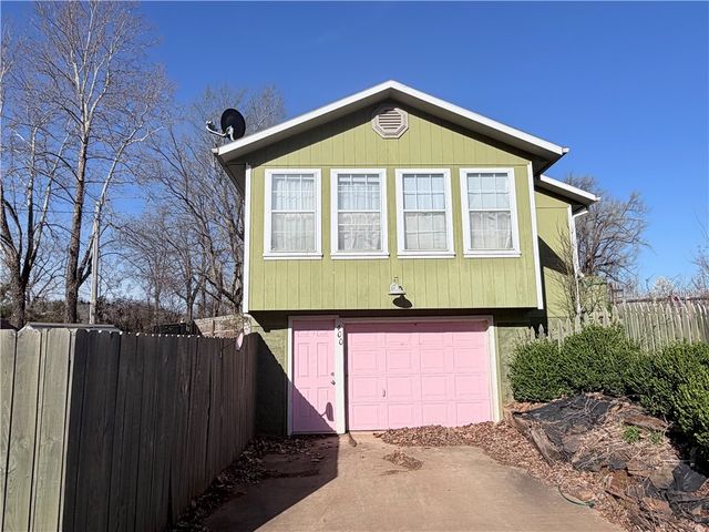 400 Harris Street, Huntsville, AR 72740