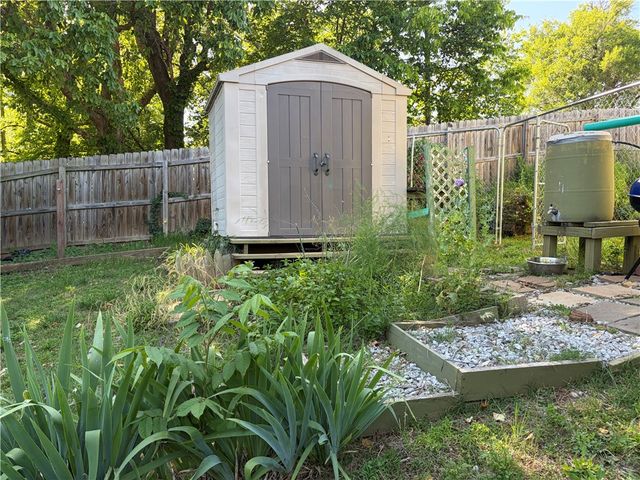 400 Harris Street, Huntsville, AR 72740