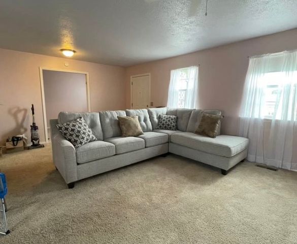 400 Harris Street, Huntsville, AR 72740