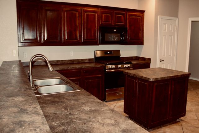 10240 Los Barros Trail, Fort Worth, TX 76177