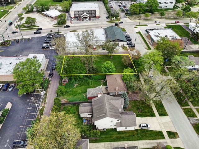 260 N Linden Avenue, Westmont, IL 60559