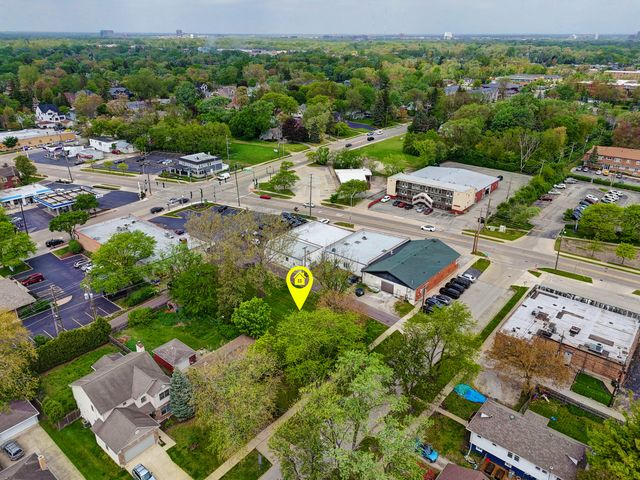 260 N Linden Avenue, Westmont, IL 60559