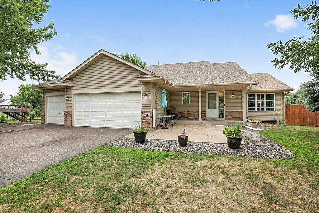 405 12th Avenue NW, Isanti, MN 55040