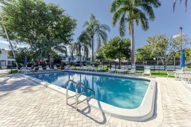 6293 Bay Club Drive 4, Fort Lauderdale, FL 33308