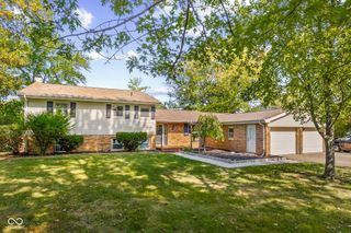 3736 W South Wood Lake Drive, Columbus, IN 47201