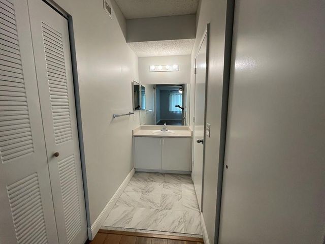 6992 SW 39th Street I203, Davie, FL 33314
