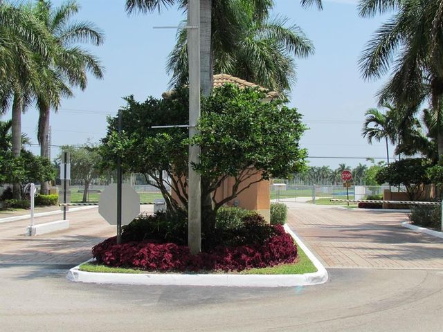 6992 SW 39th Street I203, Davie, FL 33314