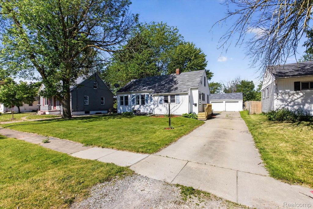 3005 Hanchett Street, Carrollton Township, MI 48604