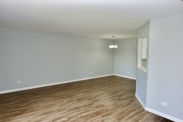 10347 Dearlove Road 301, Glenview, IL 60025
