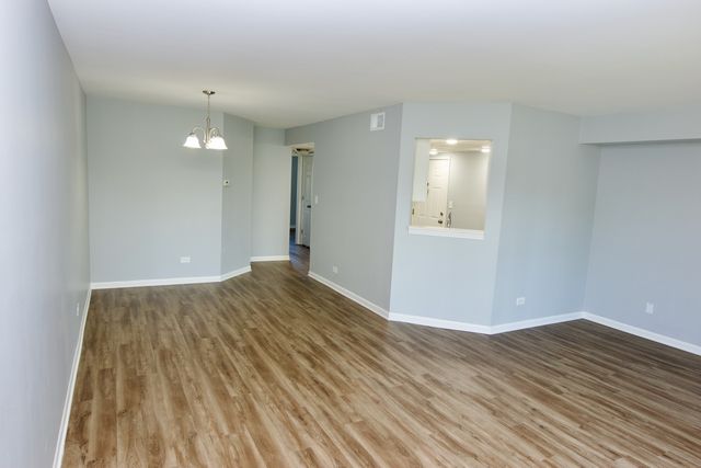 10347 Dearlove Road 301, Glenview, IL 60025