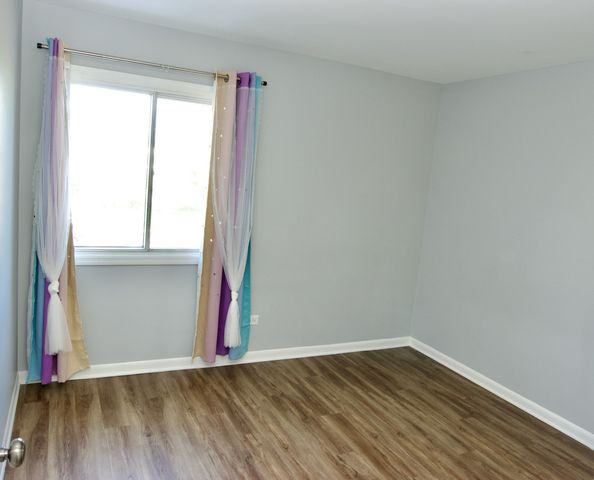 10347 Dearlove Road 301, Glenview, IL 60025