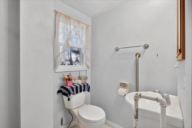 1504 W 7th Avenue, Brodhead, WI 53520