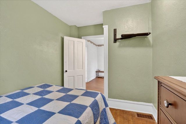 1504 W 7th Avenue, Brodhead, WI 53520