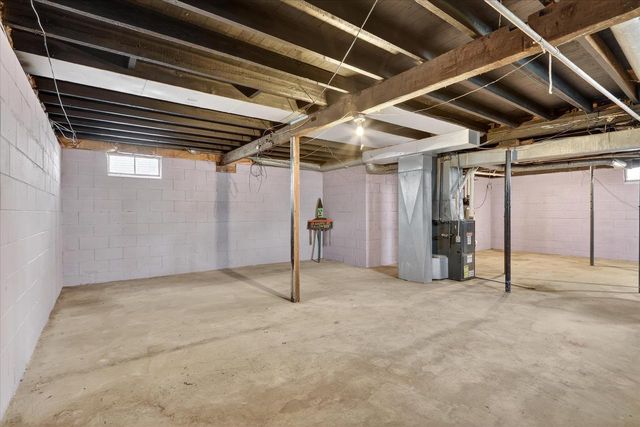 1504 W 7th Avenue, Brodhead, WI 53520