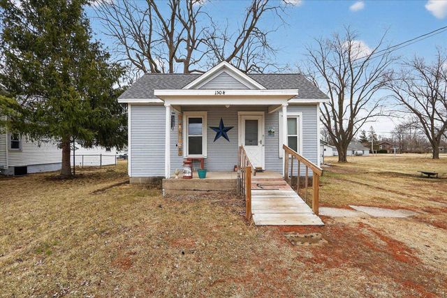 1504 W 7th Avenue, Brodhead, WI 53520