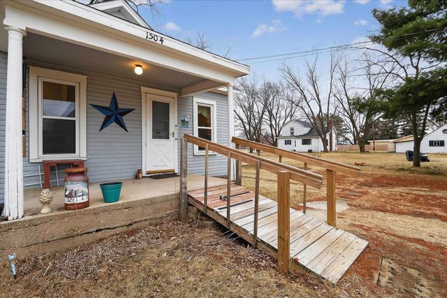 1504 W 7th Avenue, Brodhead, WI 53520