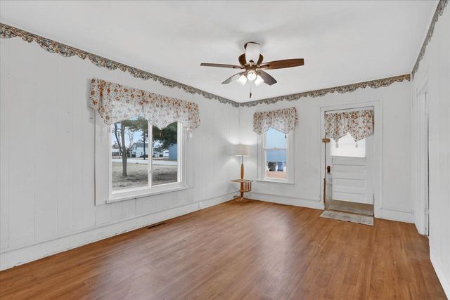 1504 W 7th Avenue, Brodhead, WI 53520