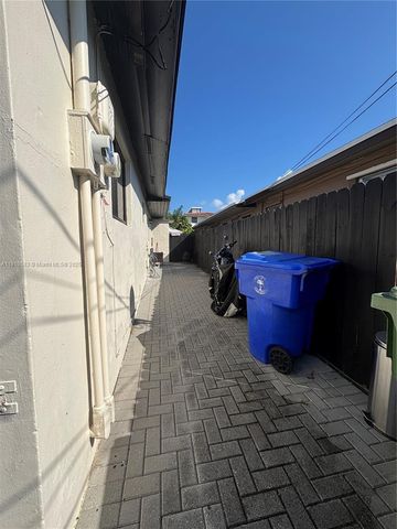 2723 SW 31st Ct 2, Miami, FL 33133