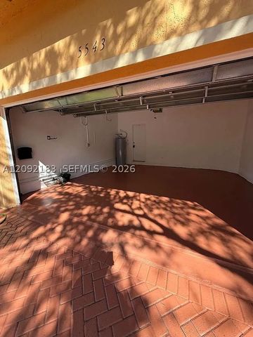 5543 NW 112th Pl -, Doral, FL 33178