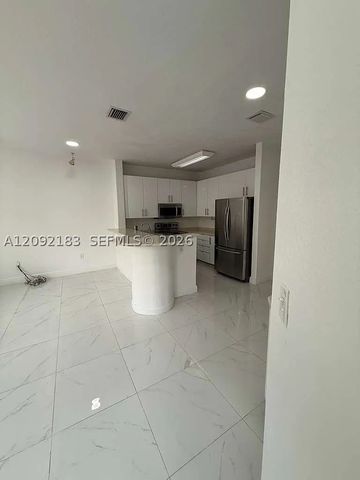 5543 NW 112th Pl -, Doral, FL 33178