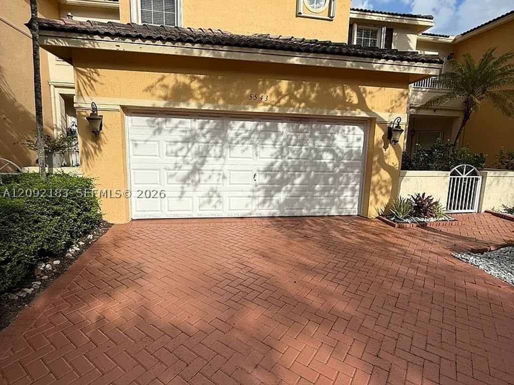 5543 NW 112th Pl -, Doral, FL 33178