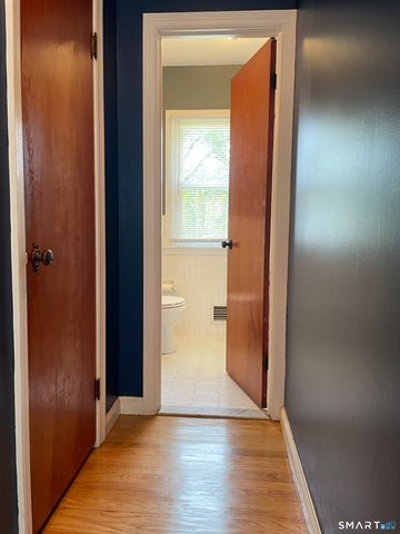 41 Cumpstone Drive, Hamden, CT 06518