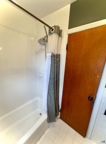 41 Cumpstone Drive, Hamden, CT 06518