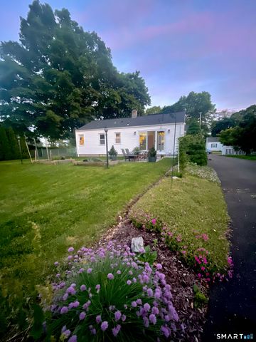 41 Cumpstone Drive, Hamden, CT 06518