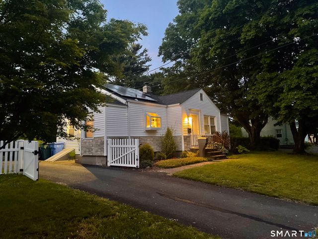41 Cumpstone Drive, Hamden, CT 06518
