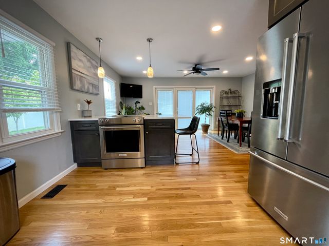 41 Cumpstone Drive, Hamden, CT 06518