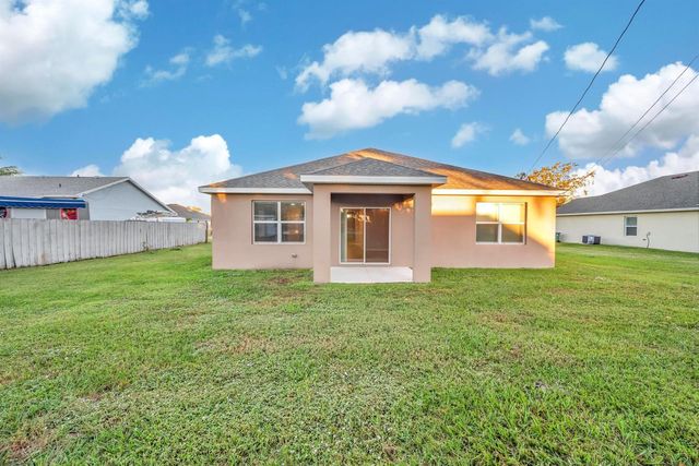 2538 SE Rock Springs Drive, Port St. Lucie, FL 34952