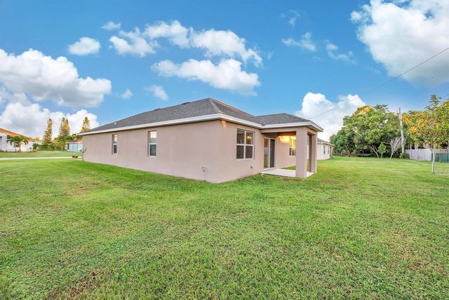 2538 SE Rock Springs Drive, Port St. Lucie, FL 34952