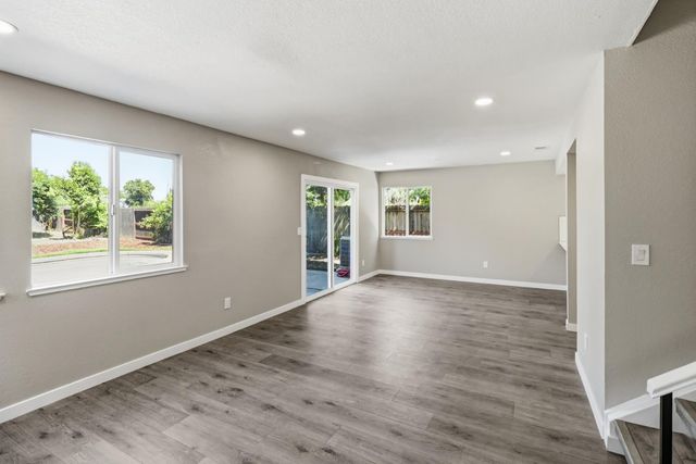 7521 Delta Pointe Way, Sacramento, CA 95823
