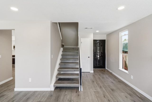 7521 Delta Pointe Way, Sacramento, CA 95823