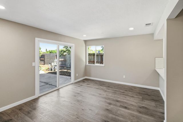 7521 Delta Pointe Way, Sacramento, CA 95823