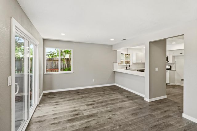 7521 Delta Pointe Way, Sacramento, CA 95823