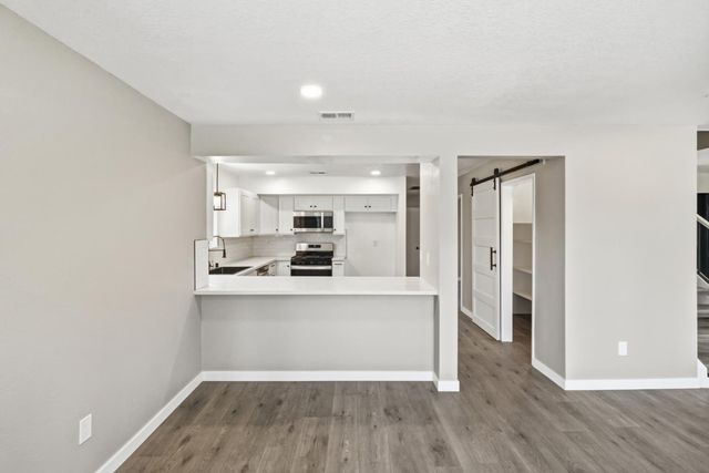 7521 Delta Pointe Way, Sacramento, CA 95823