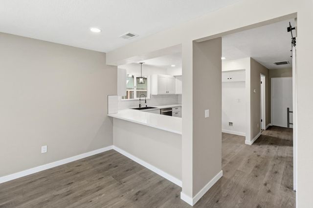 7521 Delta Pointe Way, Sacramento, CA 95823