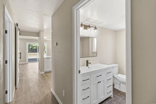 7521 Delta Pointe Way, Sacramento, CA 95823