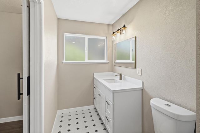 7521 Delta Pointe Way, Sacramento, CA 95823