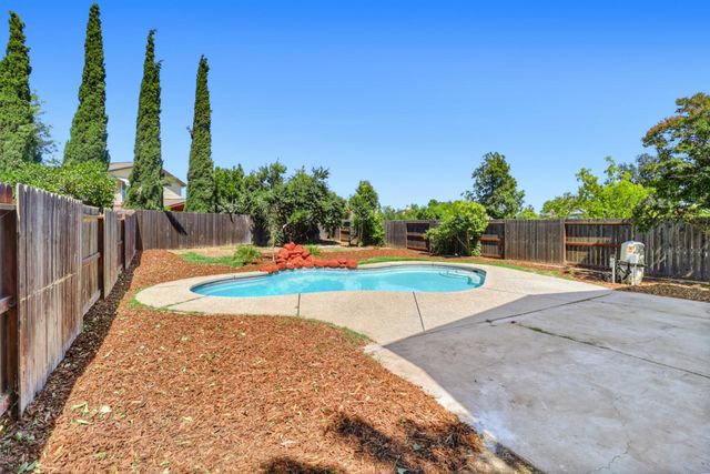 7521 Delta Pointe Way, Sacramento, CA 95823