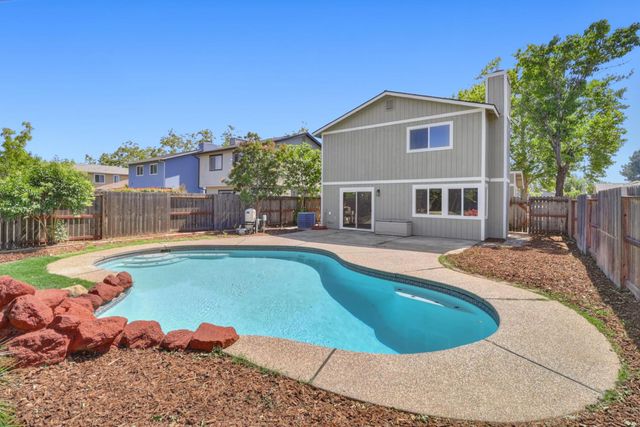 7521 Delta Pointe Way, Sacramento, CA 95823