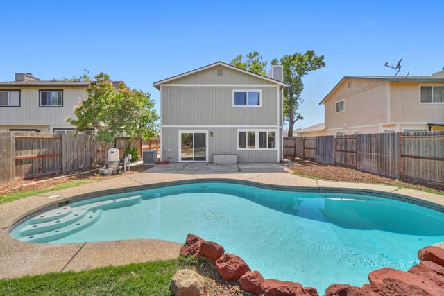 7521 Delta Pointe Way, Sacramento, CA 95823