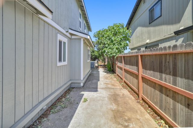 7521 Delta Pointe Way, Sacramento, CA 95823